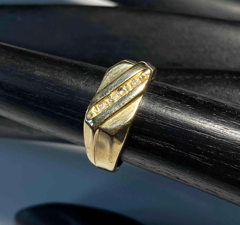 10K Gold Men's Estate Ring With Three Diamond Accents Size 10