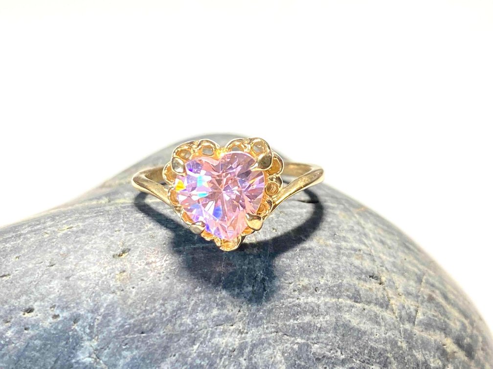 10K Gold Rose Quartz Estate Heart Shaped Ring Size 6.5