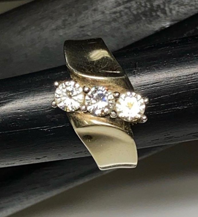 14K Gold Plated Over Sterling Silver Moissanite/Diamond 1.00ct 3 Stone Ring Size 9