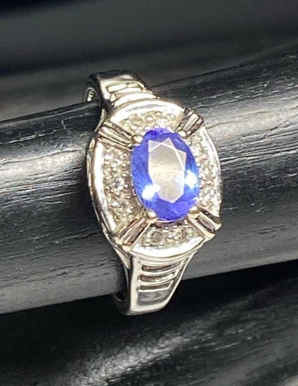 14K Gold Tanzanite and Diamond Ring Size 7