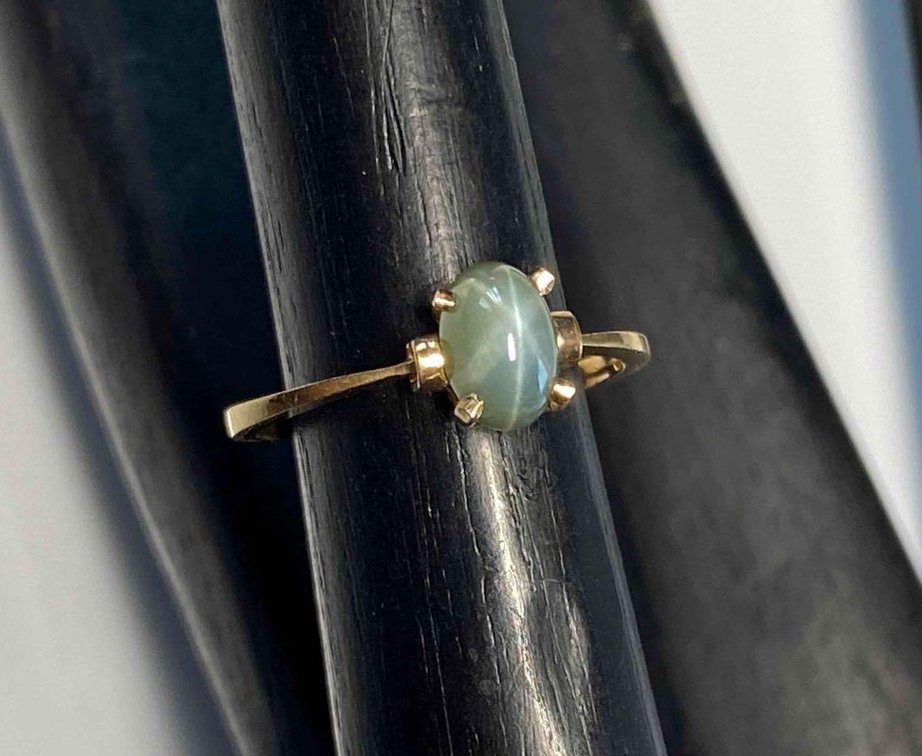 Marked 10K Gold Sapphire Gem Ring Size 6 1/2"
