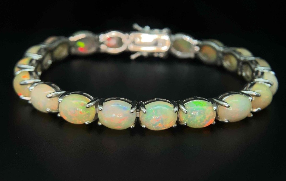 Marked 925 Sterling Silver Size 7" White Opal Bracelet 