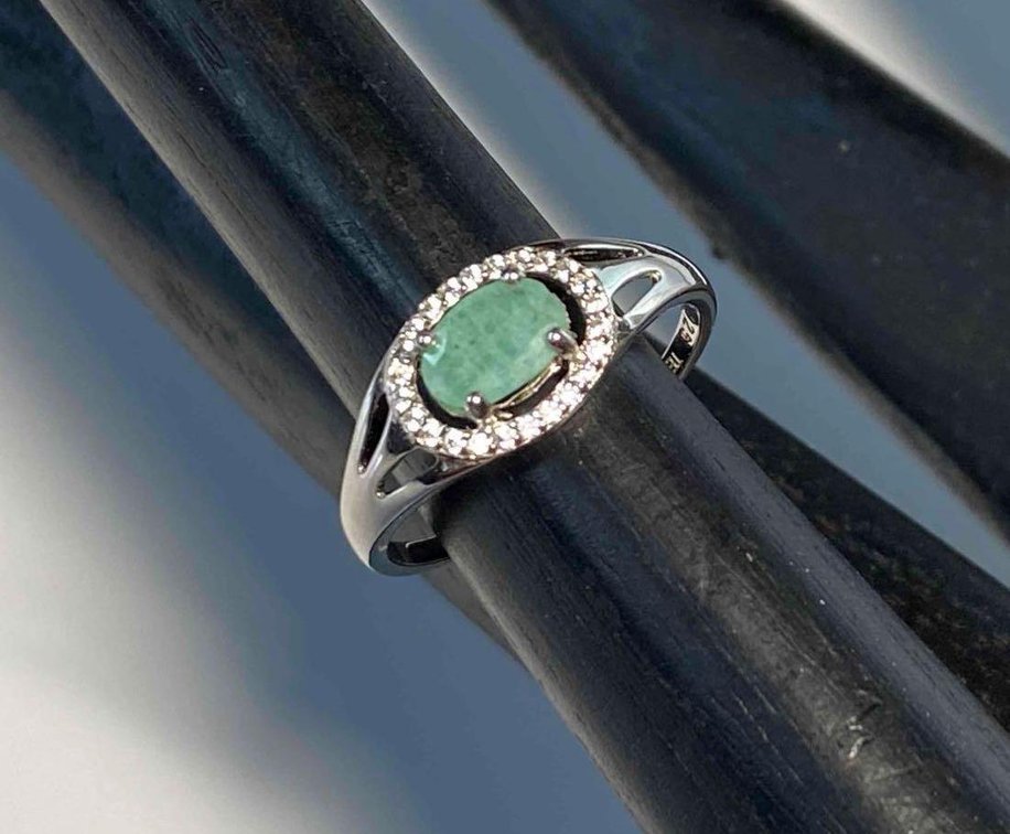 Marked 925 Sterling Silver Emerald Ring Size 8