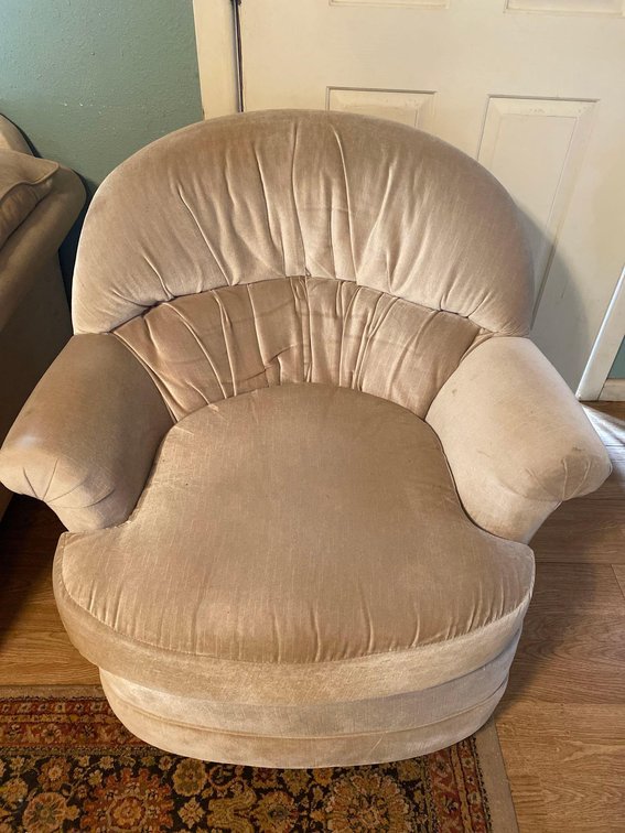 Broyhill Upholstery Round Back Light Colored Chair on Wheels