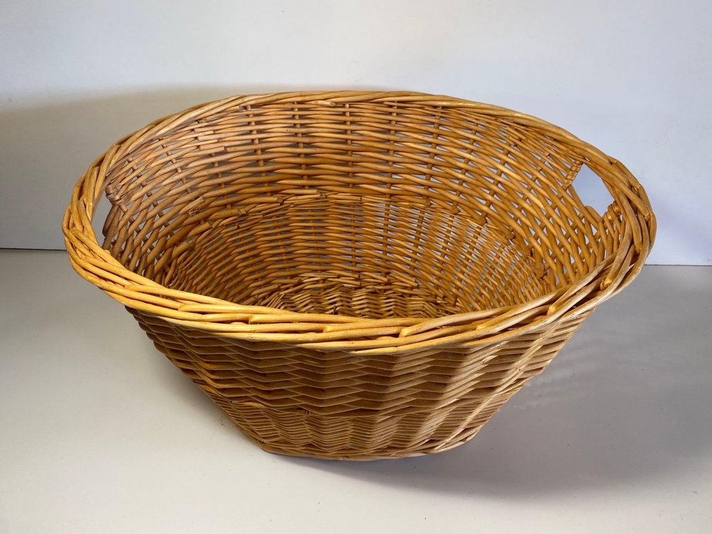 20" Woven Style Oval Basket with Handles 