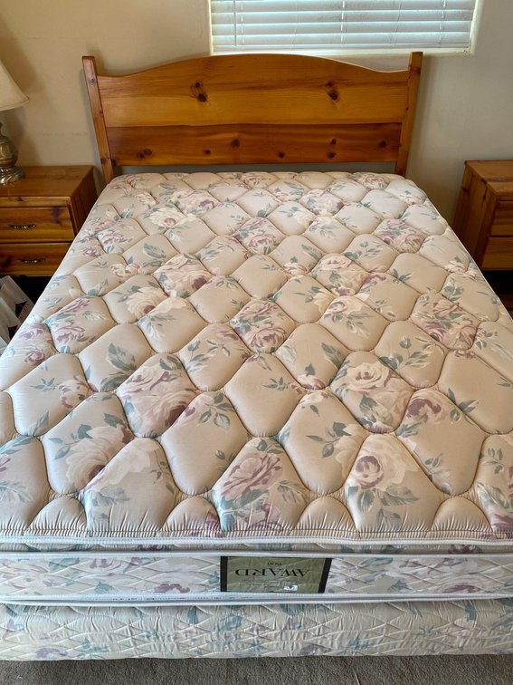 76" X 58" Queen Size Preference Award 600 Mattress, Knotty Pine Wood Headboard and Frame
