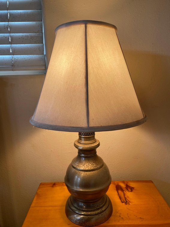 Metal Base Table Lamp 