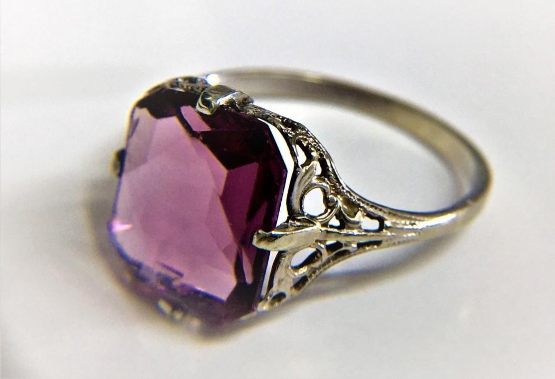 14K Solid White Gold Vintage Estate Amethyst Solitaire Ring 2.170 Grams Size 7.5
