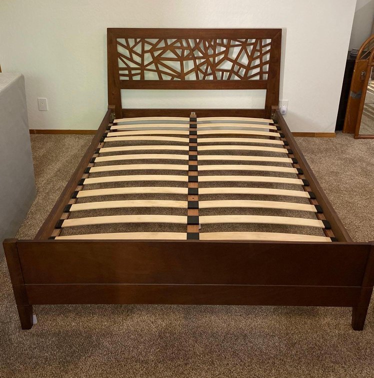 Queen Size Solid Wood Decorative Bed Frame