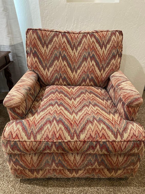 Unique Upholstery Decorative Armed Chair 