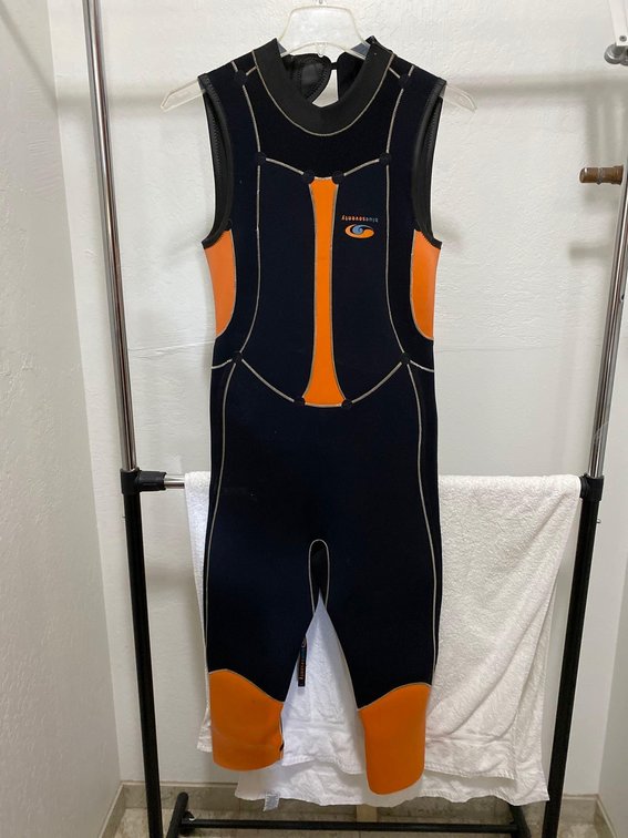 Blue Seventy Wet Suit Size L