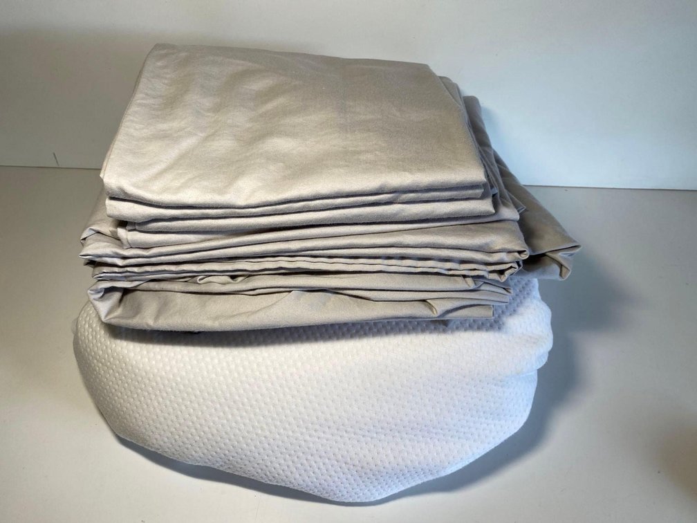Kirkland Queen Size Sheet Set and Mattress Protector 