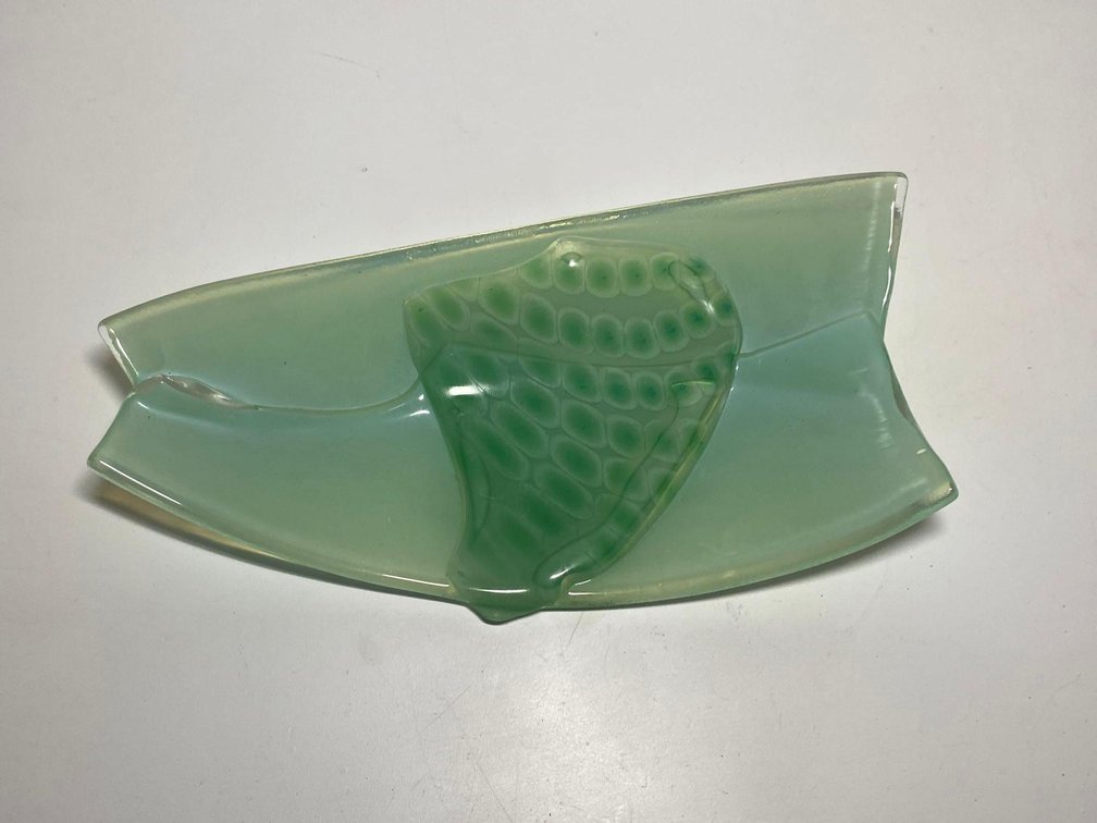 Artist Signed Greet 9" Art Glass Plate 