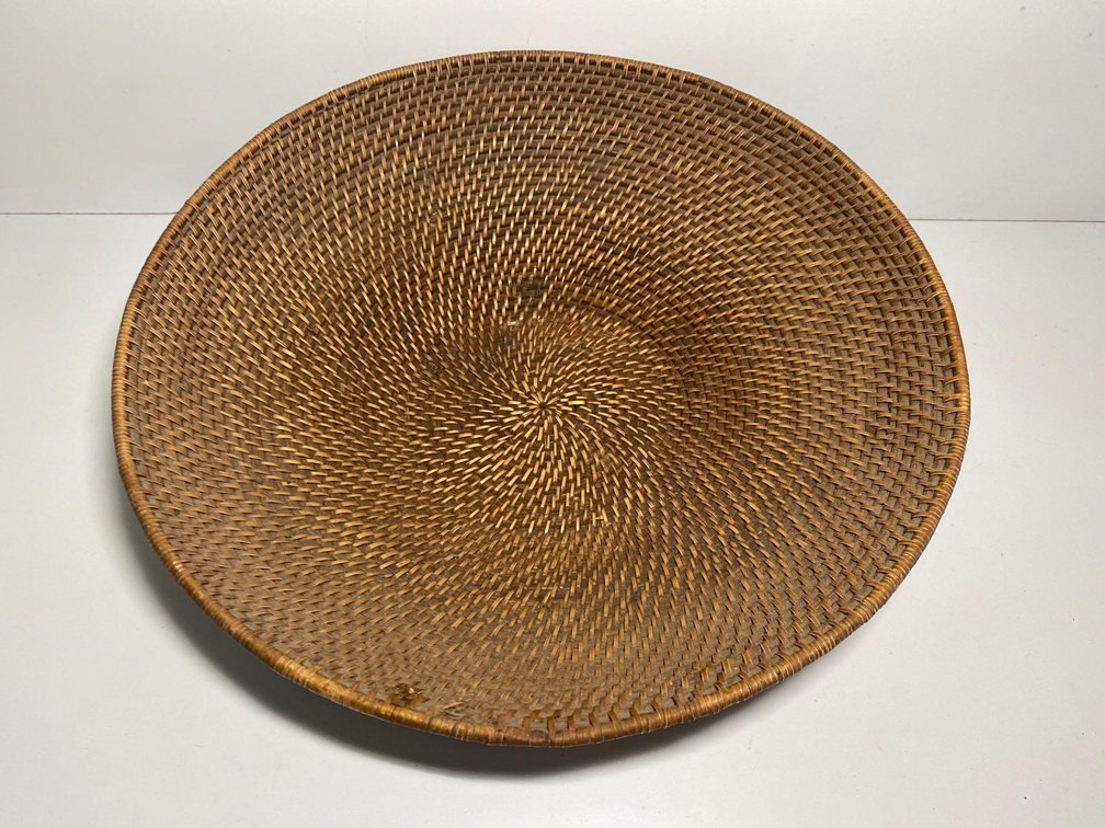 17" Round Woven Basket Style Bowl