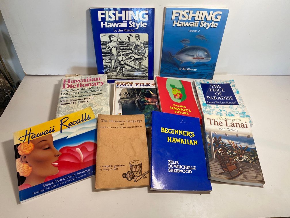 Mixed Lot of Books on Hawaii