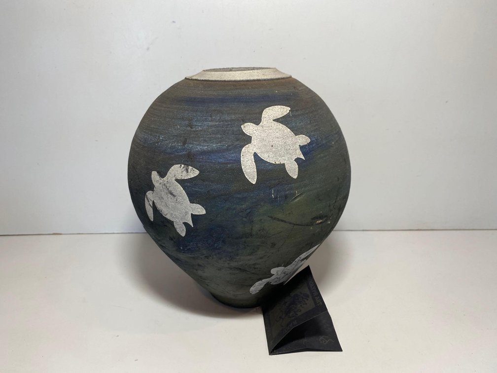 Vintage 1999 Raku Volcano's Fire Petroglyph Art Honu Sea Turtle Vase