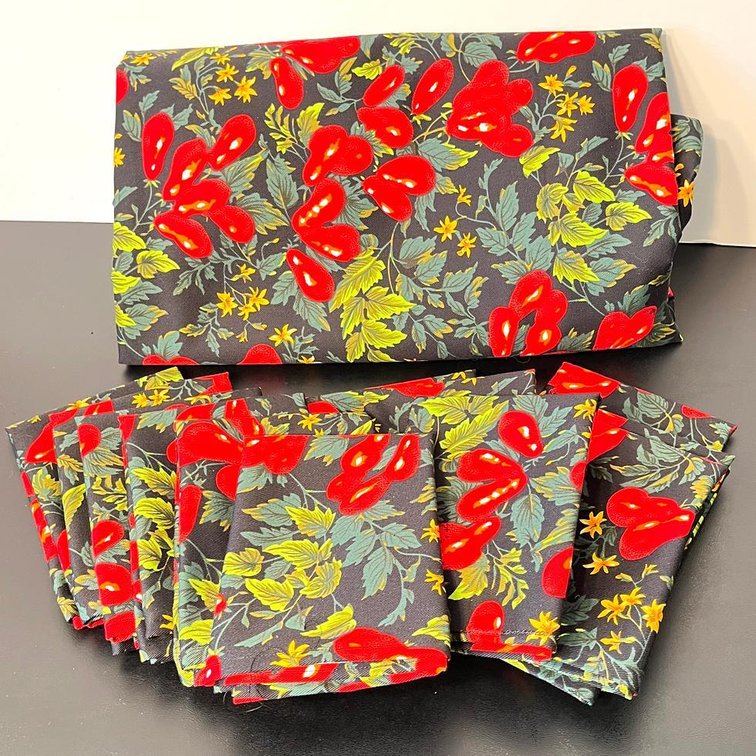 Tablecloth & Napkins