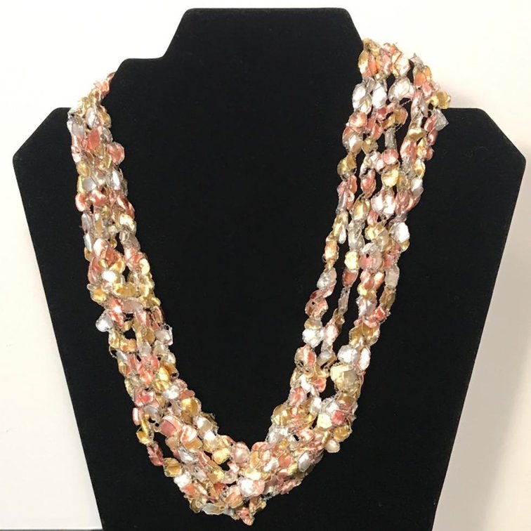 Ribbon Necklace