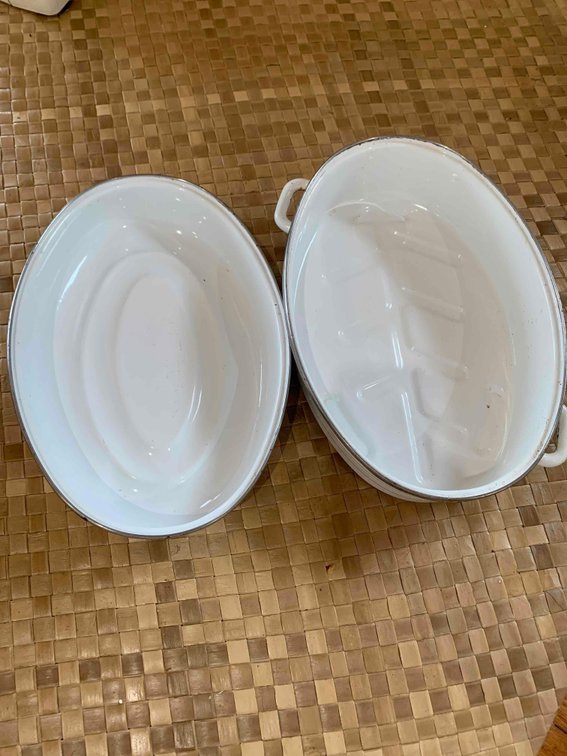White roasting pot