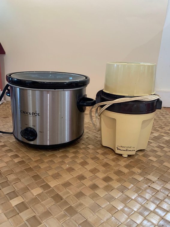 Crock pot and Moulinex food chooper