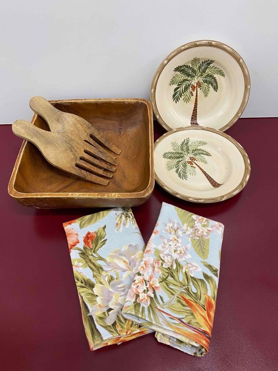 Wood Squared Salad Bowl with Utensils, Coconut Tree Dishes and Fabric Napkins 