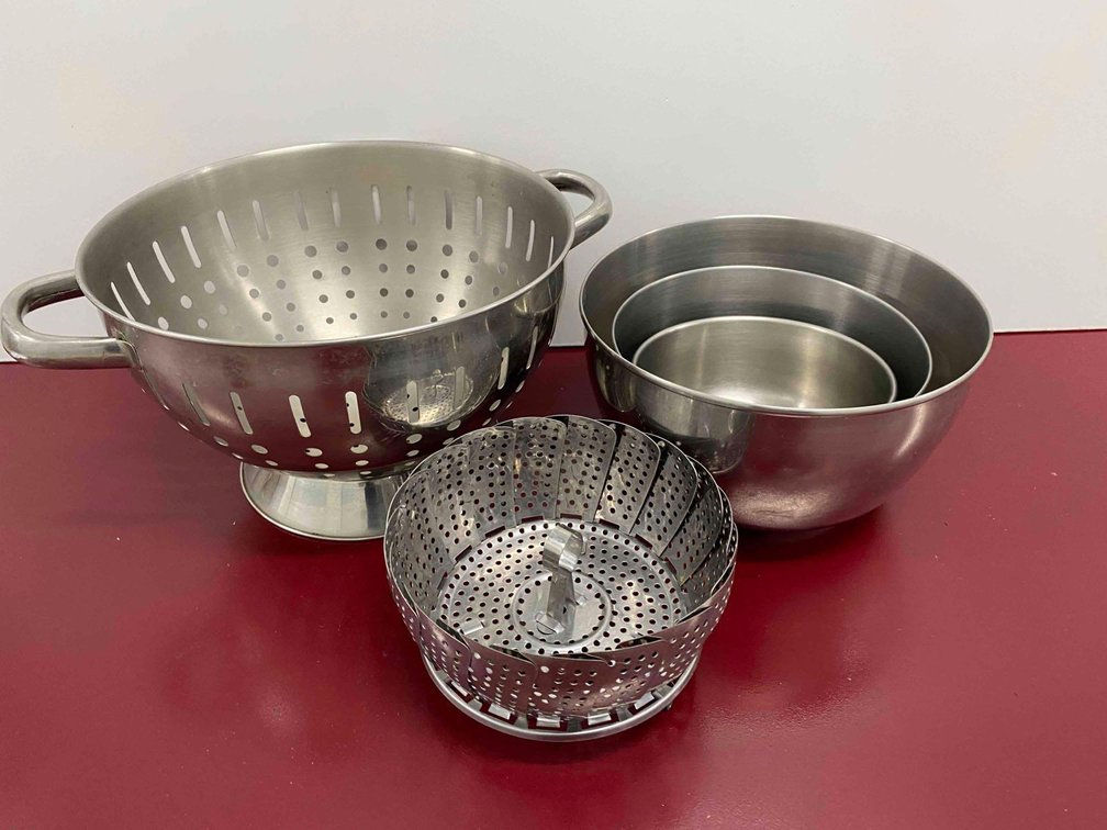 Stainless Mixing Bowls, Steam Basket and Stainer 