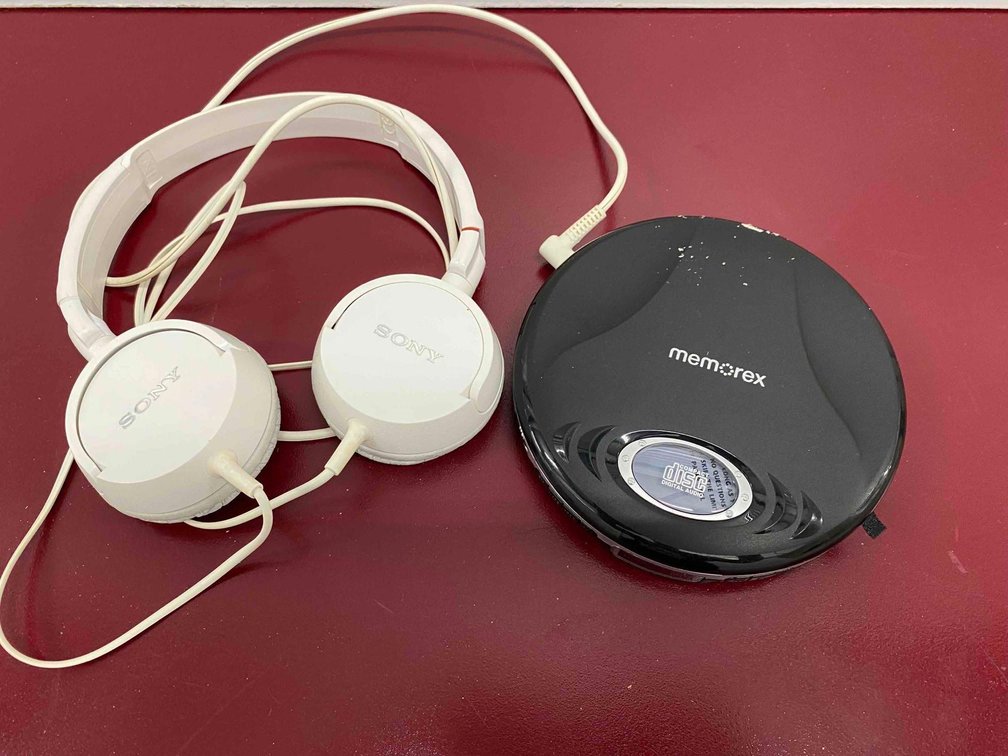 Memorex CD Player with Sony Headphones 