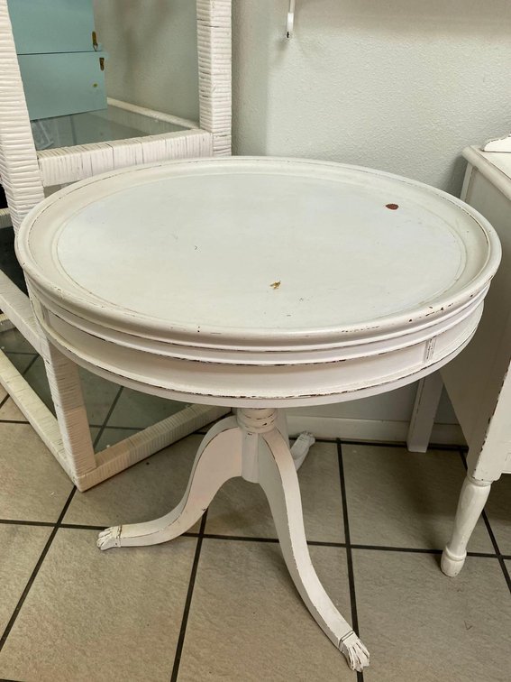 26" Round Shabby Chic Accent Table 