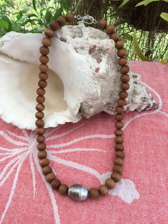Tahitian Pearl and Iliahi Necklace