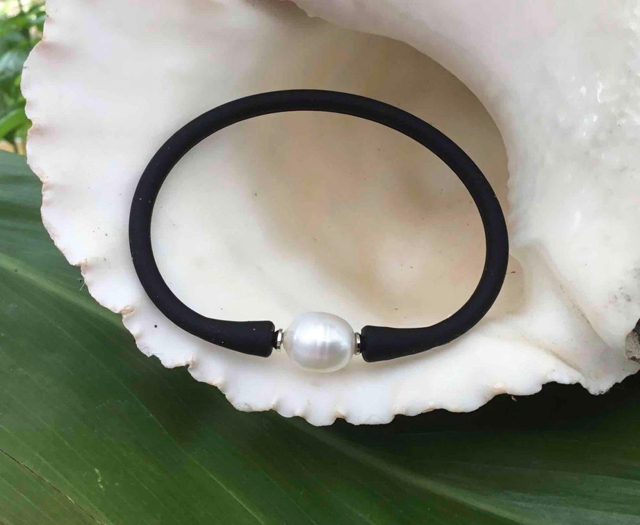 Fresh Water Pearl on Nylon Bracelet