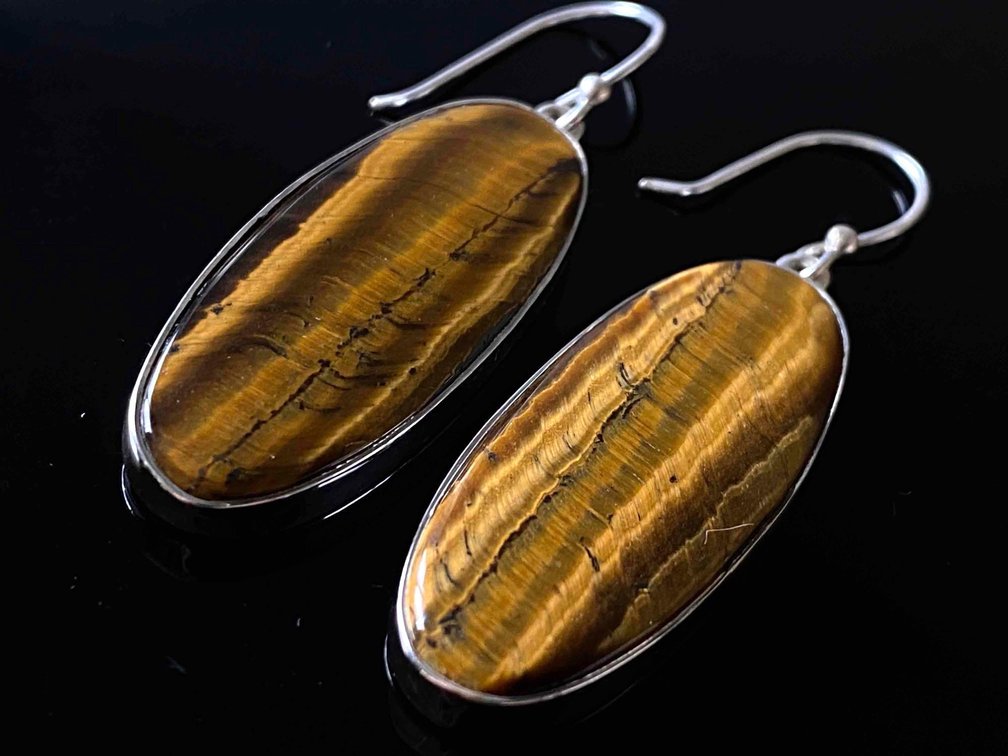 Oval Shaped Tigers Eye Stone Dangle Earrings 