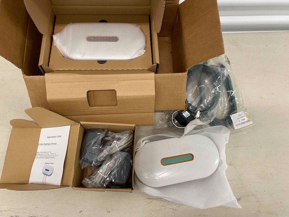 Solar Power Enphase Energy Power/Energy Envoy Communications Gateway 