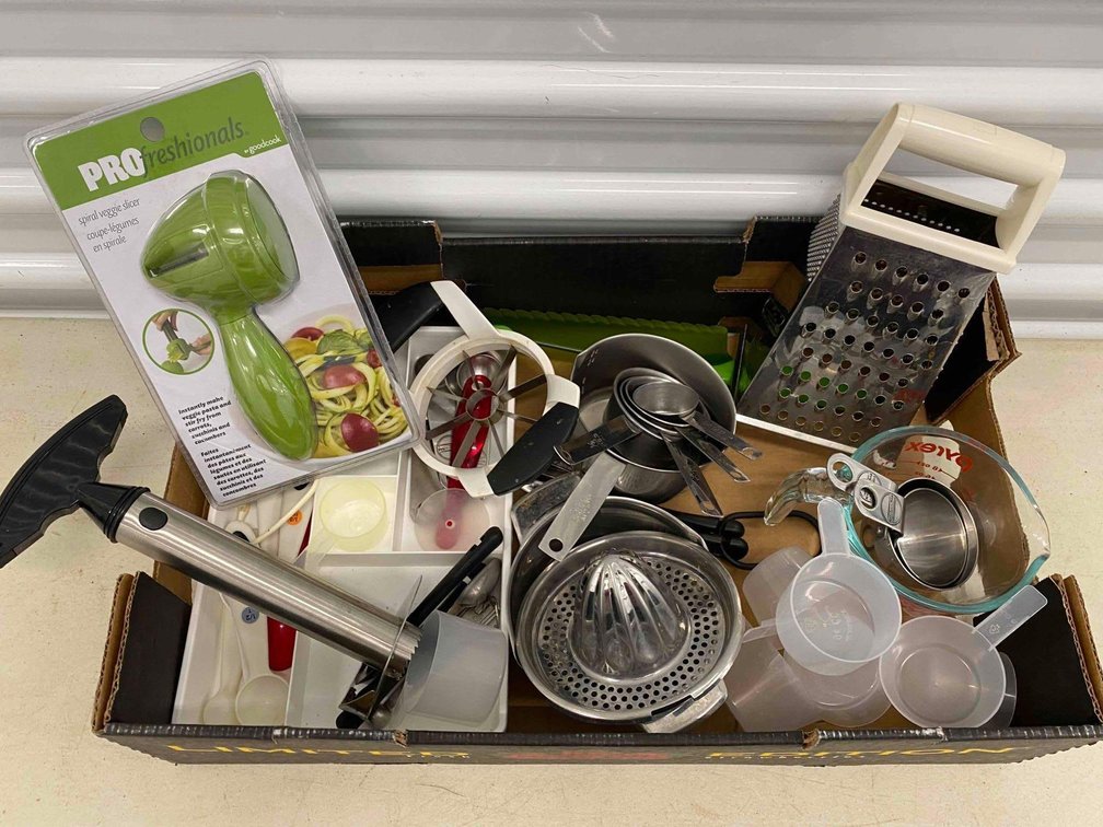 Mixed Lot of Kitchen Accessories