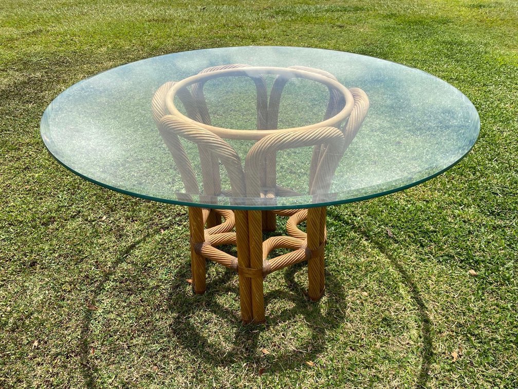 4ft Round Glass Top Island Style Dining Table 