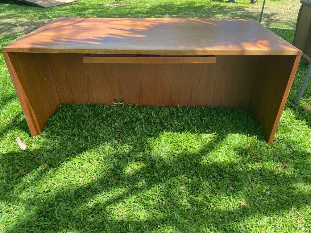 72" Long Executive Style Desk With Single Drawer 
