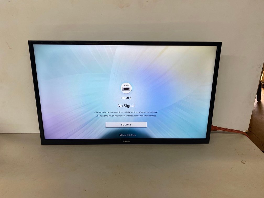 30" Samsung Smart TV Flat Screen with Remote 