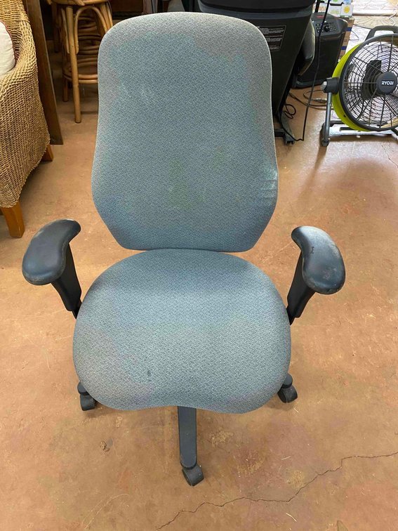 Gray Rolling Office / Desk Chair 