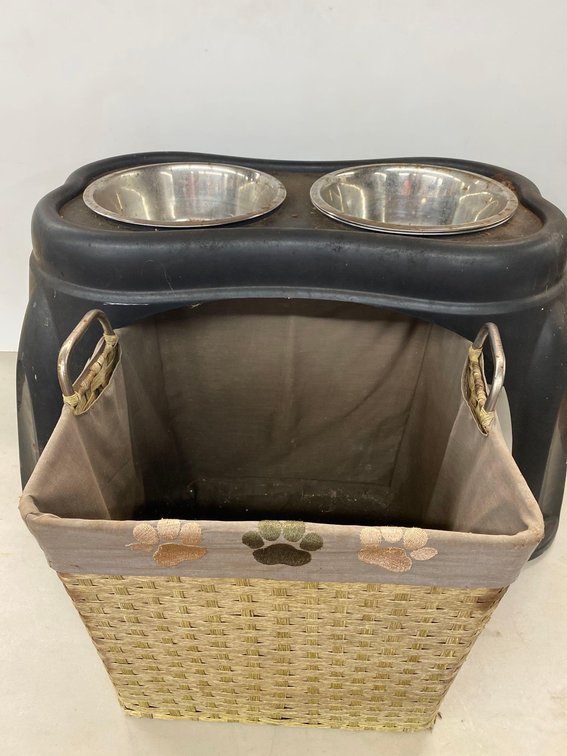 Pet / Dog Feeding Dishes and Paw Print Design Storage Basket 