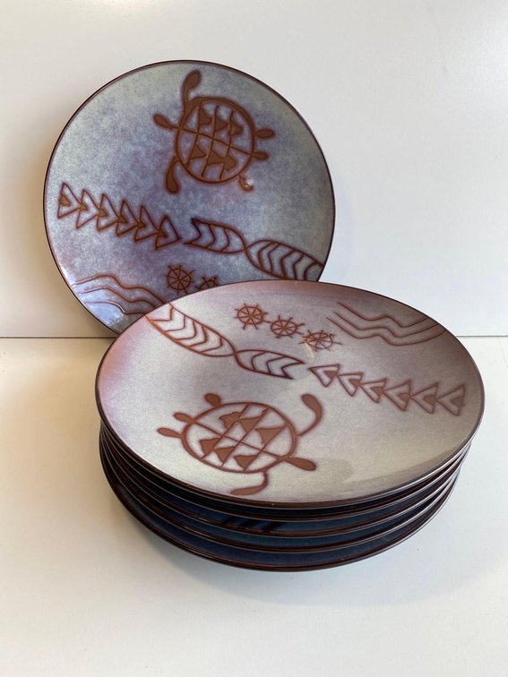 (X's 6) Kauhale Living Honolulu, Hawaii Stoneware Honu Plates 