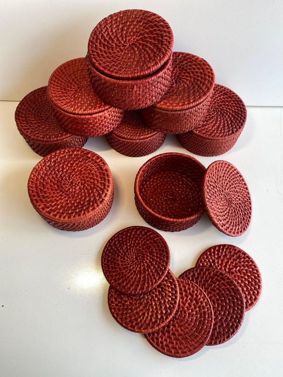 (X's 8) Red Tone Woven Style Coaster Sets 