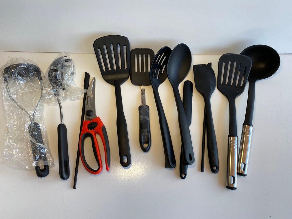 Mixed Lot of Kitchen Utensils