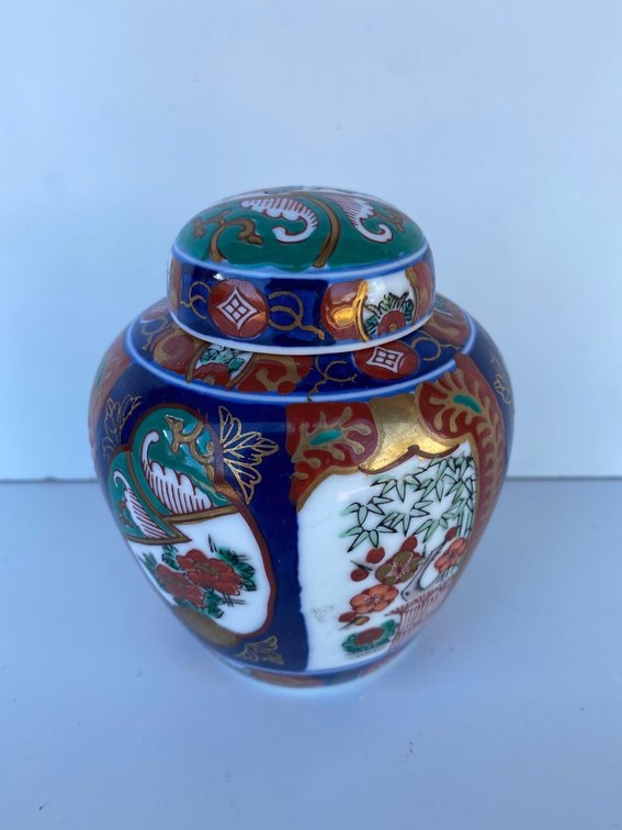 Gold Imari Hand Painted Japanese Lidded Urn