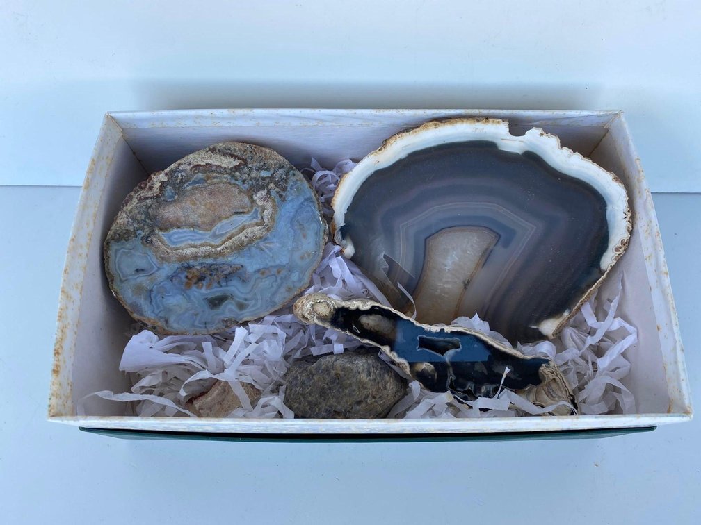 Mixed Size Geode Cut Stone Pieces