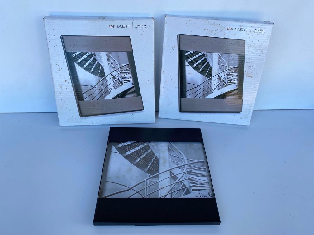 (X's 3) InHabit Nao-Black 7X5 Frames 