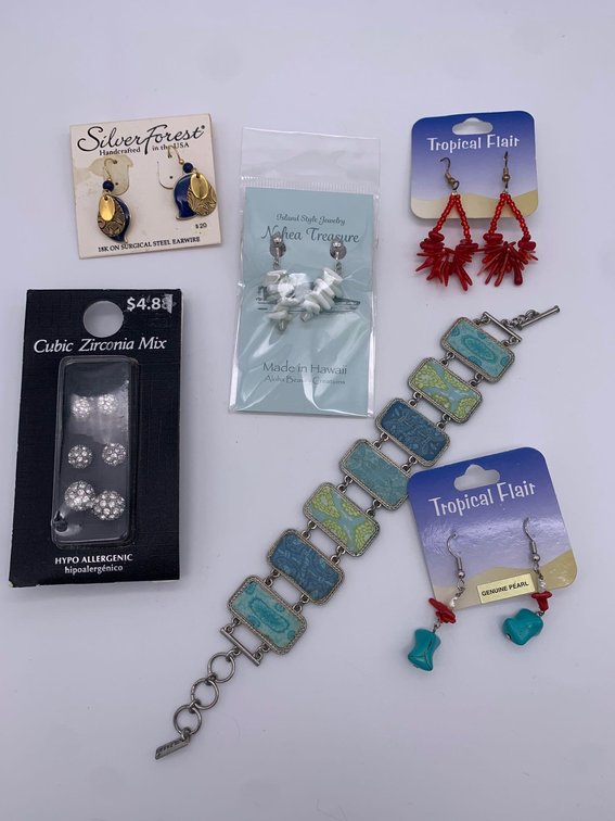 Fashion Jewelry Lot w/ Pearl & Coral 