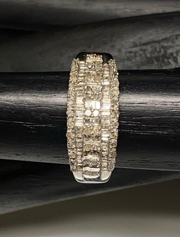 Sterling Silver 925 Diamond Baguettes Ring Size 9