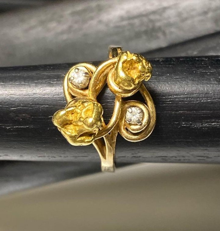 14K Gold Estate Ring with 2 Gold Nuggets & 2 Diamonds Measuring Approx 2.5mm Ea.  Size 8.5