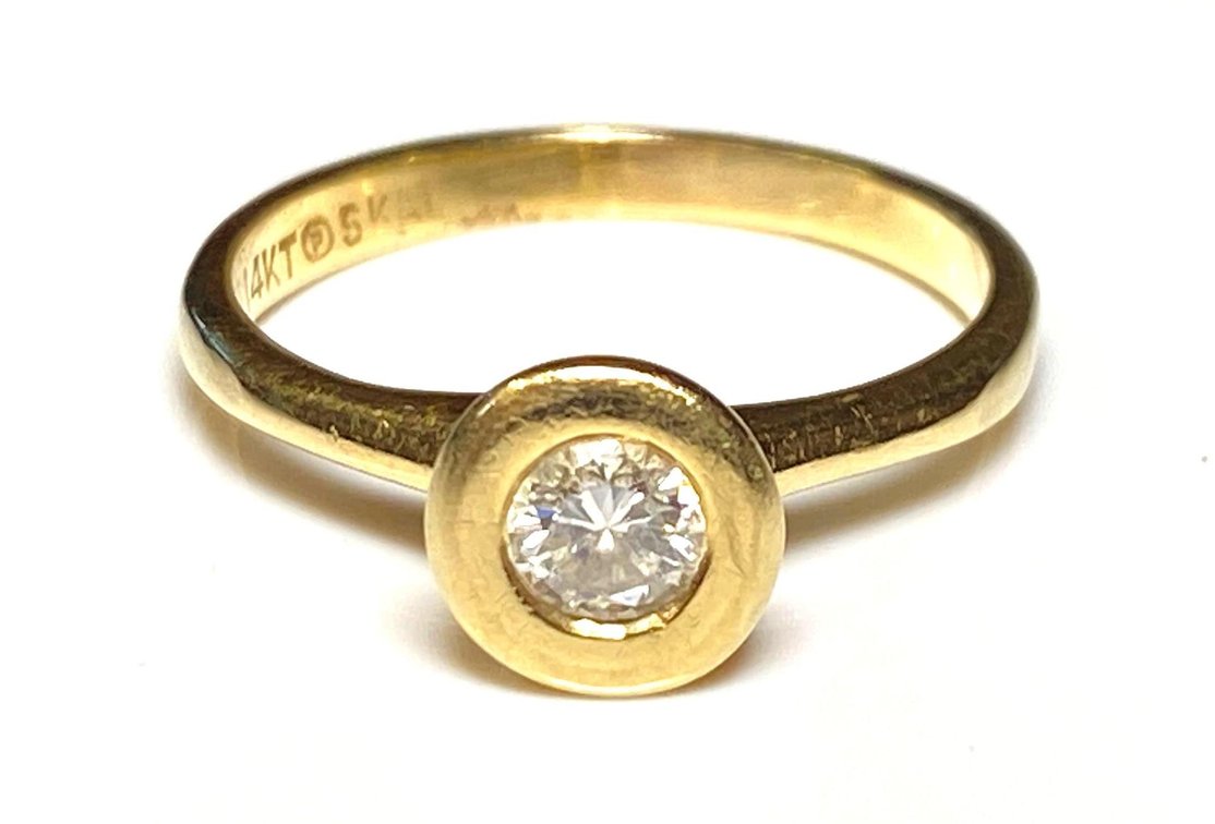 14K Yellow Gold Lady's Diamond Ring Size 4 1/2