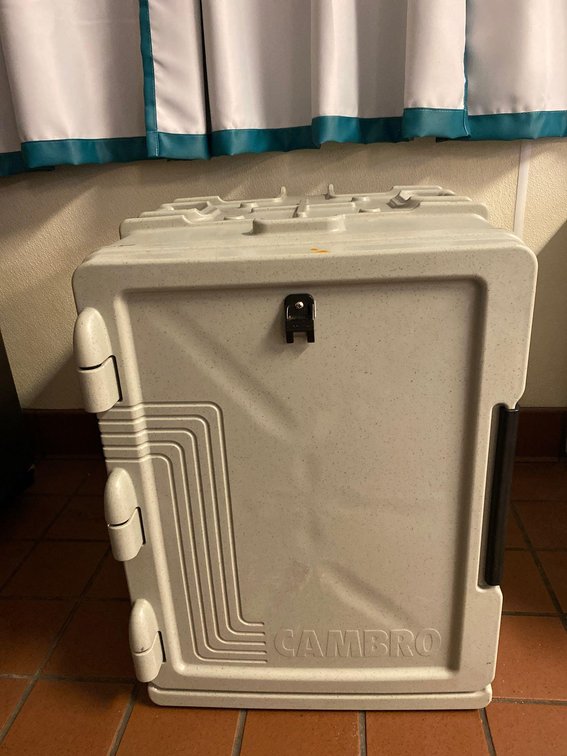 24" X 18" X 25" Cambro Insulated Food Pan Holder