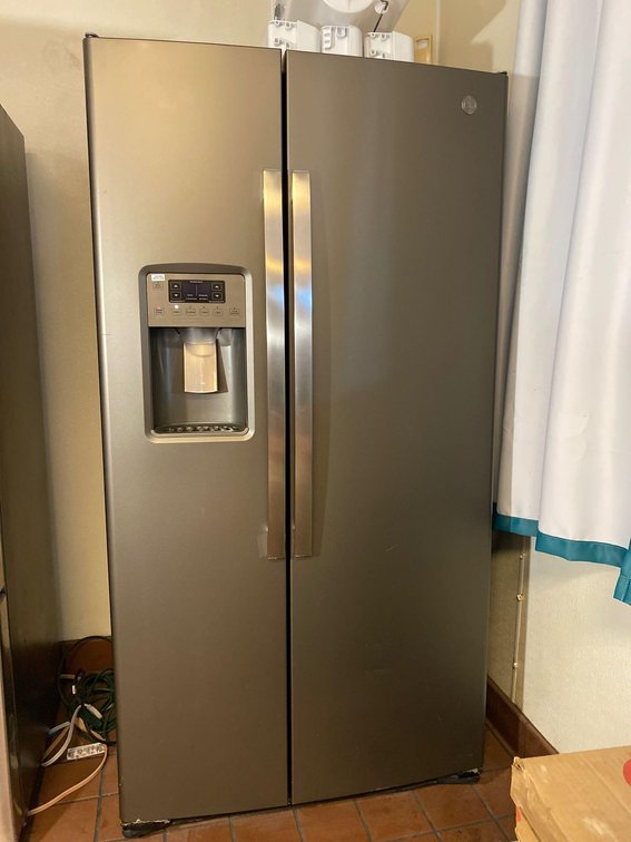 GE 25.3 Cu Ft  GSS25GMHPCES Side by Side Refrigerator 
